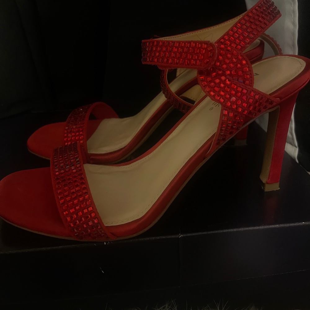 Heels - Picture 2 of 2